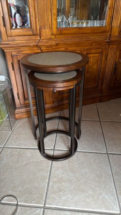 Nesting accent table set of 2