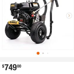 Pressure washer Dewalt by Honda engine 3600 psi like new 500