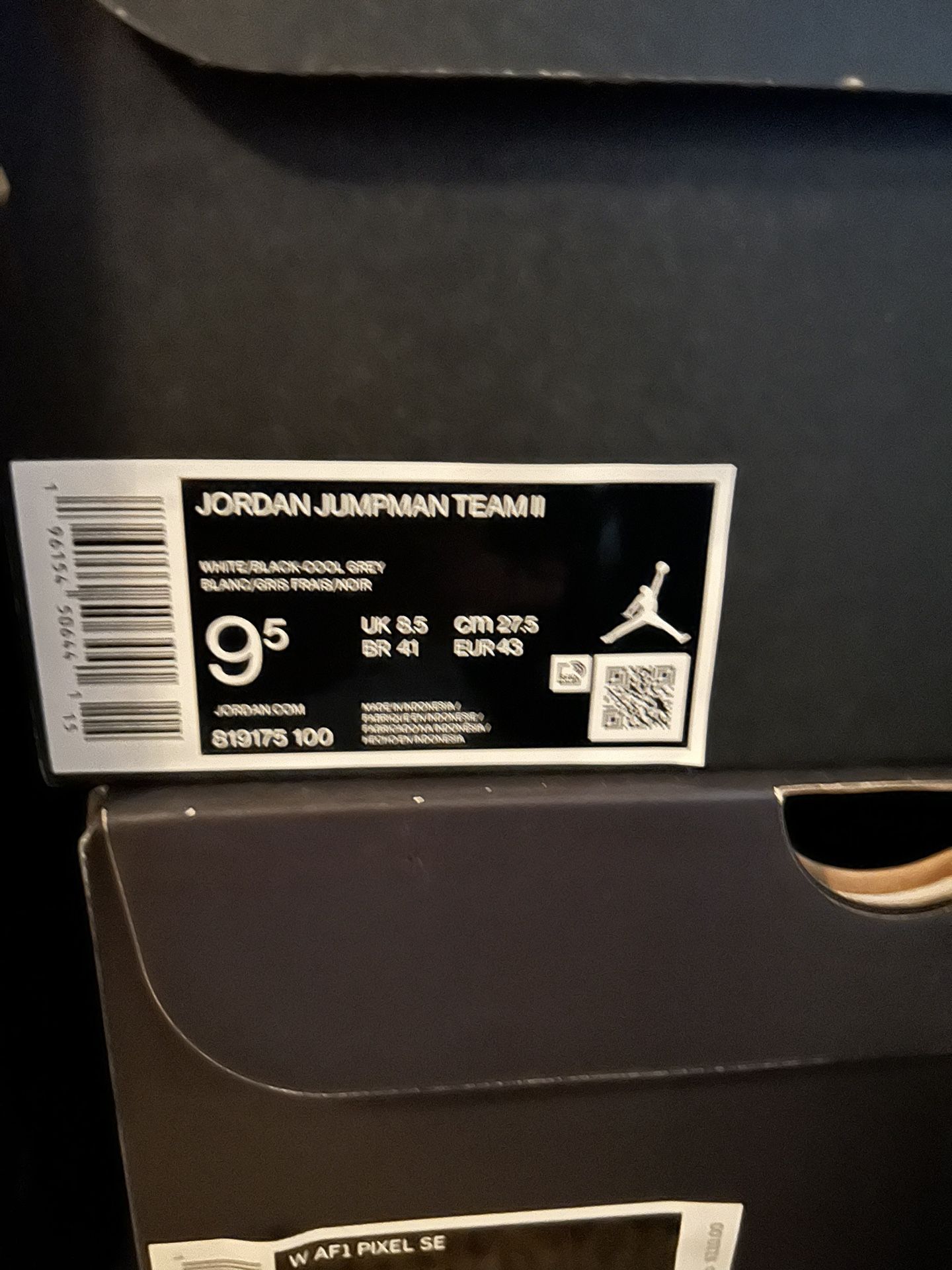 Jordan Jumpan team 2 white cool grey , size 9.5 in men  & Accessories