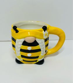 Bee gnome mug