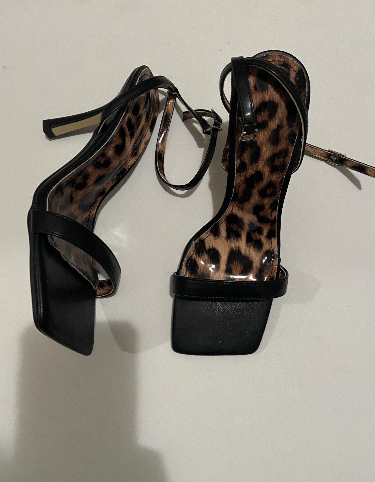 New!! Kitten Heels Size: 5.5