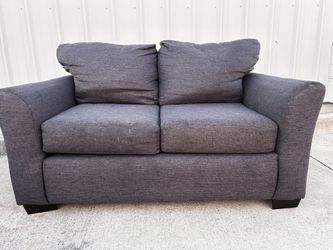 Comfy Loveseat! Free Delivery!
