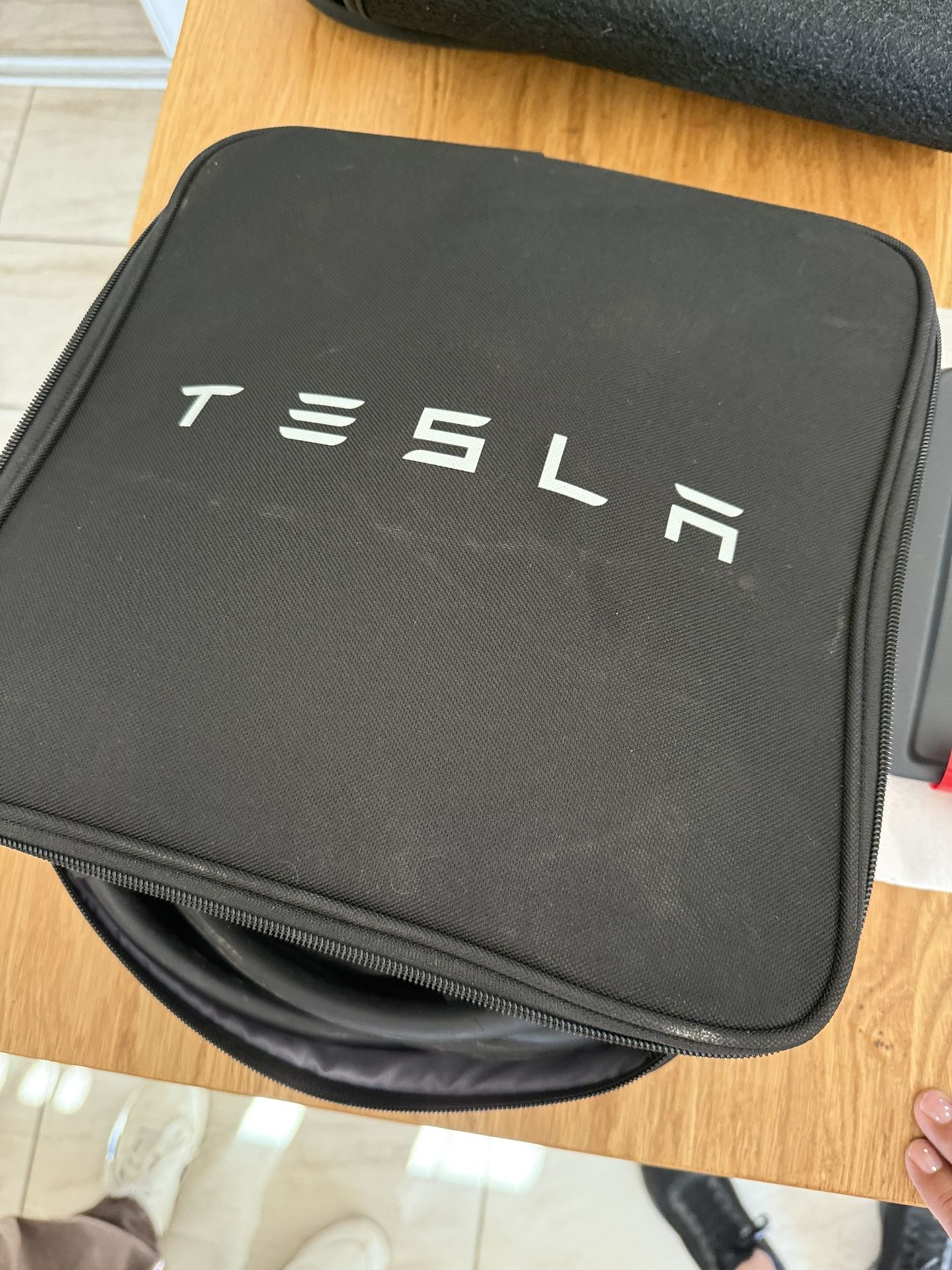 TESLA   Charger 2023