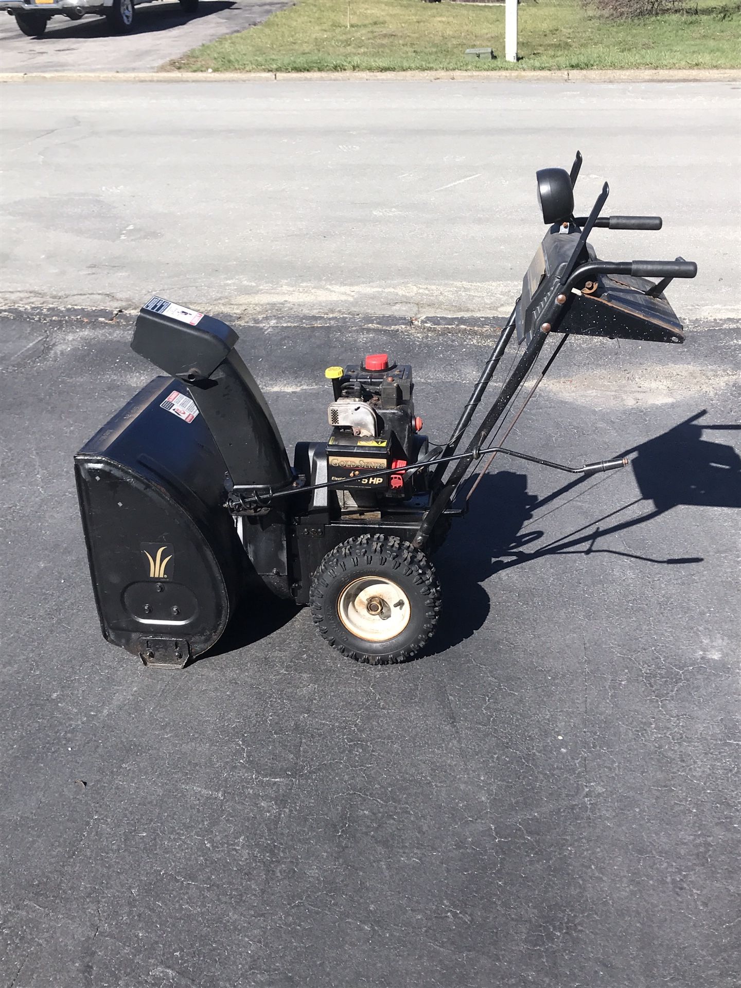 MTD Gold Series 5HP / 24” Snow Blower