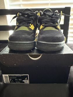 Jordan 4 Retro Thunder (GS)