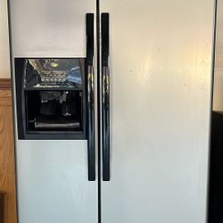 Whirlpool Refrigerator 