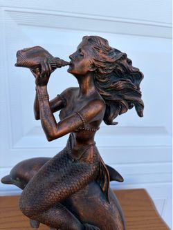 Statue