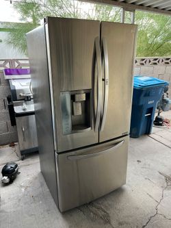 LG Refrigerator 33" width