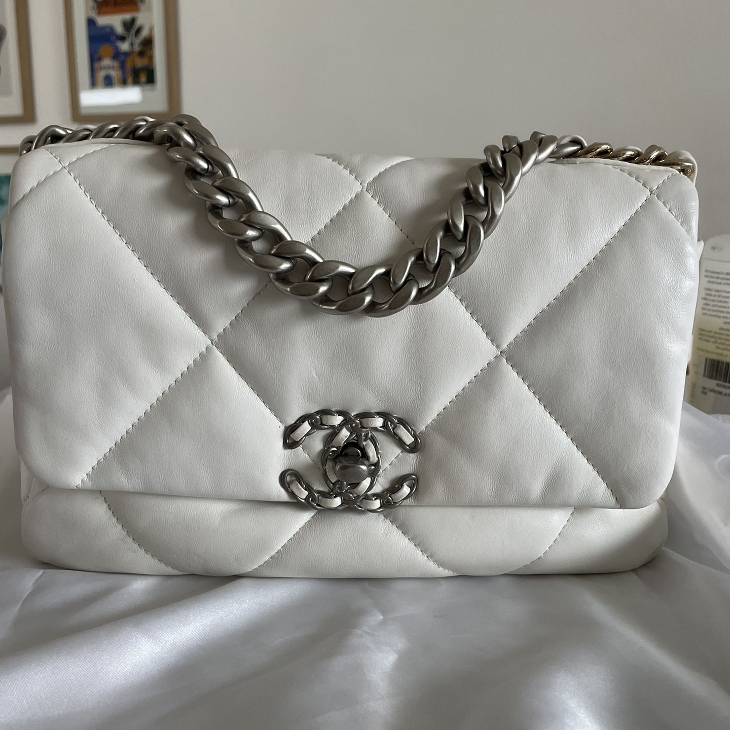 Chanel Shell Clam clutch/crossbody bag for Sale in Costa Mesa, CA - OfferUp