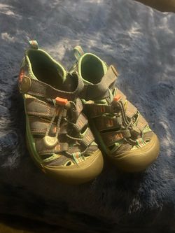 Kids Keen shoes