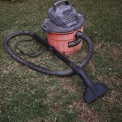 RIDGID 9 Gallon Shop vacuum 