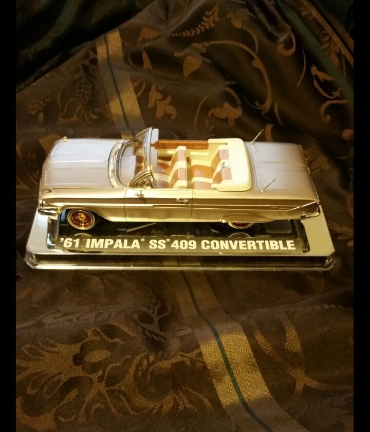 1961 chevy impala convertible super sport ss 1:25 scale lowrider model car