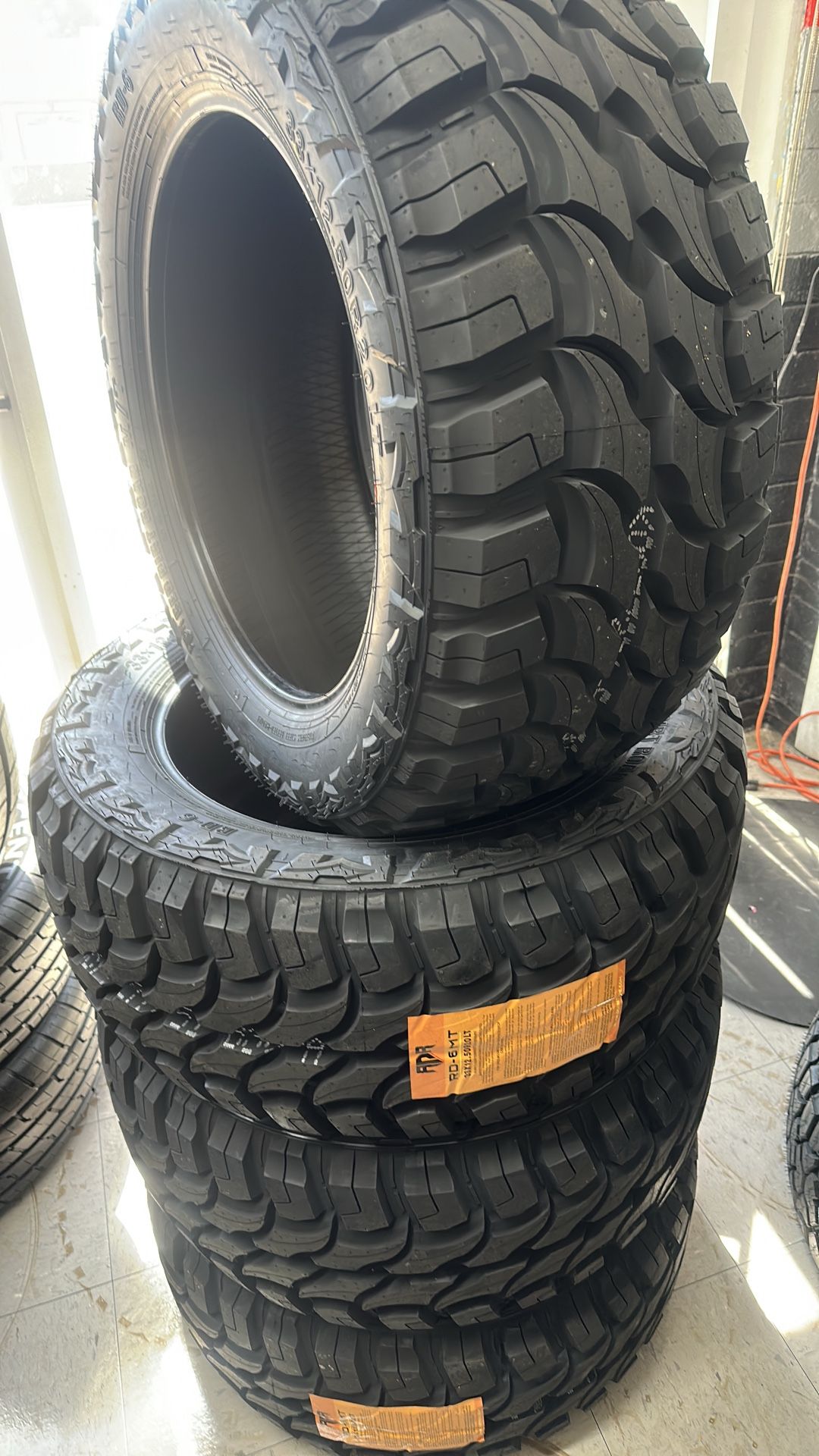 MUD TIRES IN STOCK 33x12.50R20LT