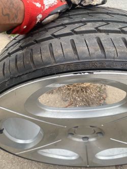 255/25/24 tires Lexani