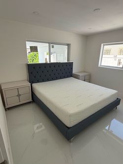 King bed frame / cama king de leather grey