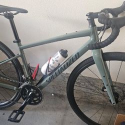 SPECIALIZED ROAD BIKE Size 52