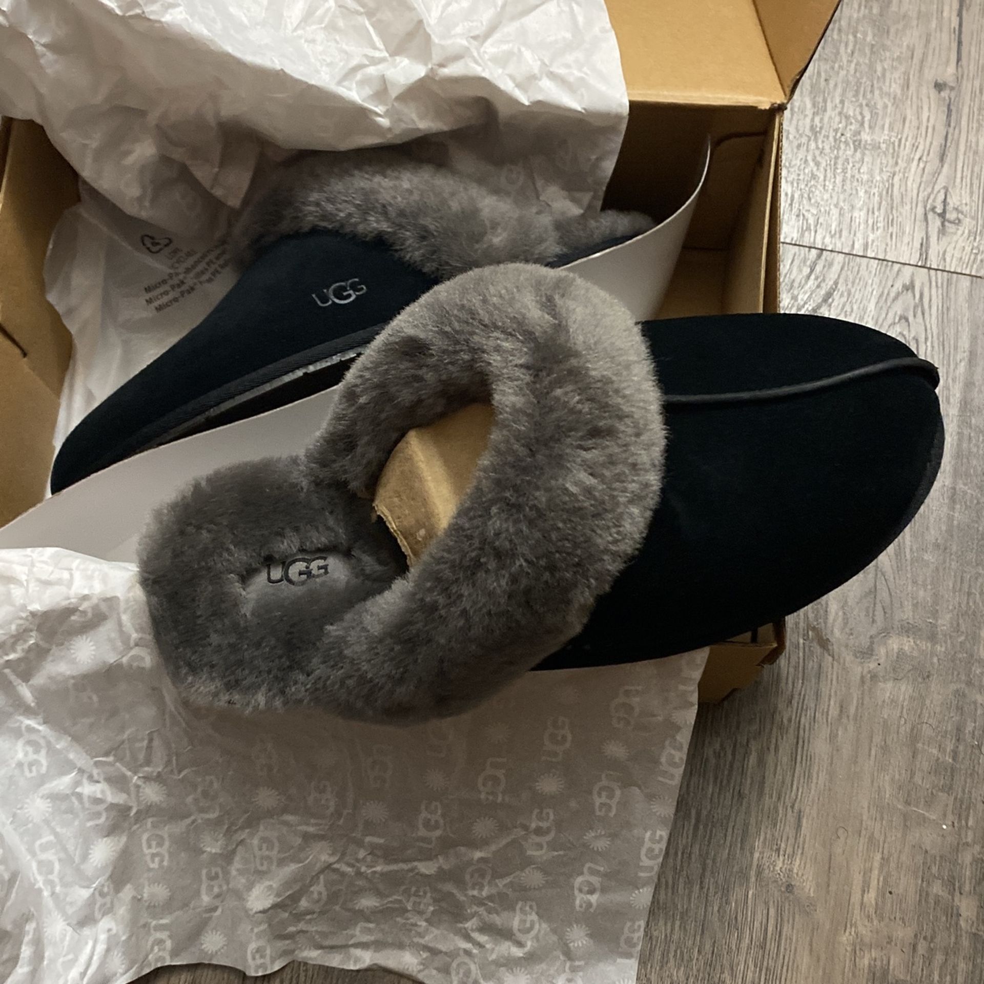Women’s Uggs Size 11
