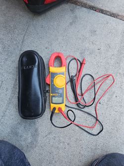 Fluke 322 Clamp Meter with Case and Test Leads