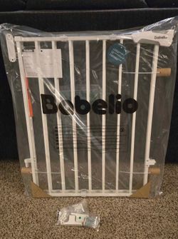 Extra Wide Pet Gate / Safety Gate - Fits Openings 26” - 43”