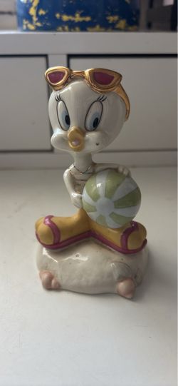 Tweety Bird Ceramic Figurine Beach Theme