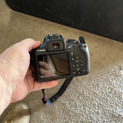 Canon EOS Rebel T7 Camera