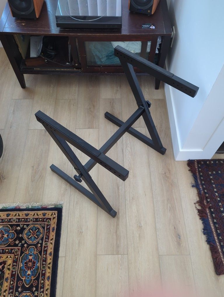 Keyboard Piano Stand Like New
