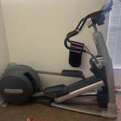 Precor EFX 546i Elliptical Cross Trainer