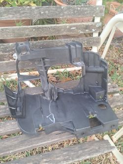 2007-2009 Pontiac G5 Right Side Head Lamp Bracket