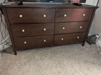 Dresser and 2 nightstands