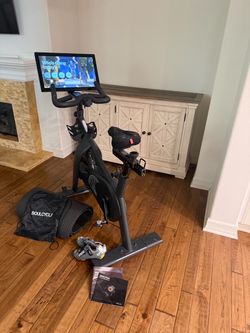 Soul Cycle Bike - like new - with accessories