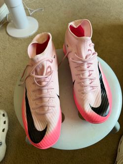 Nike Mercurial Soccer Cleats Pink size 10