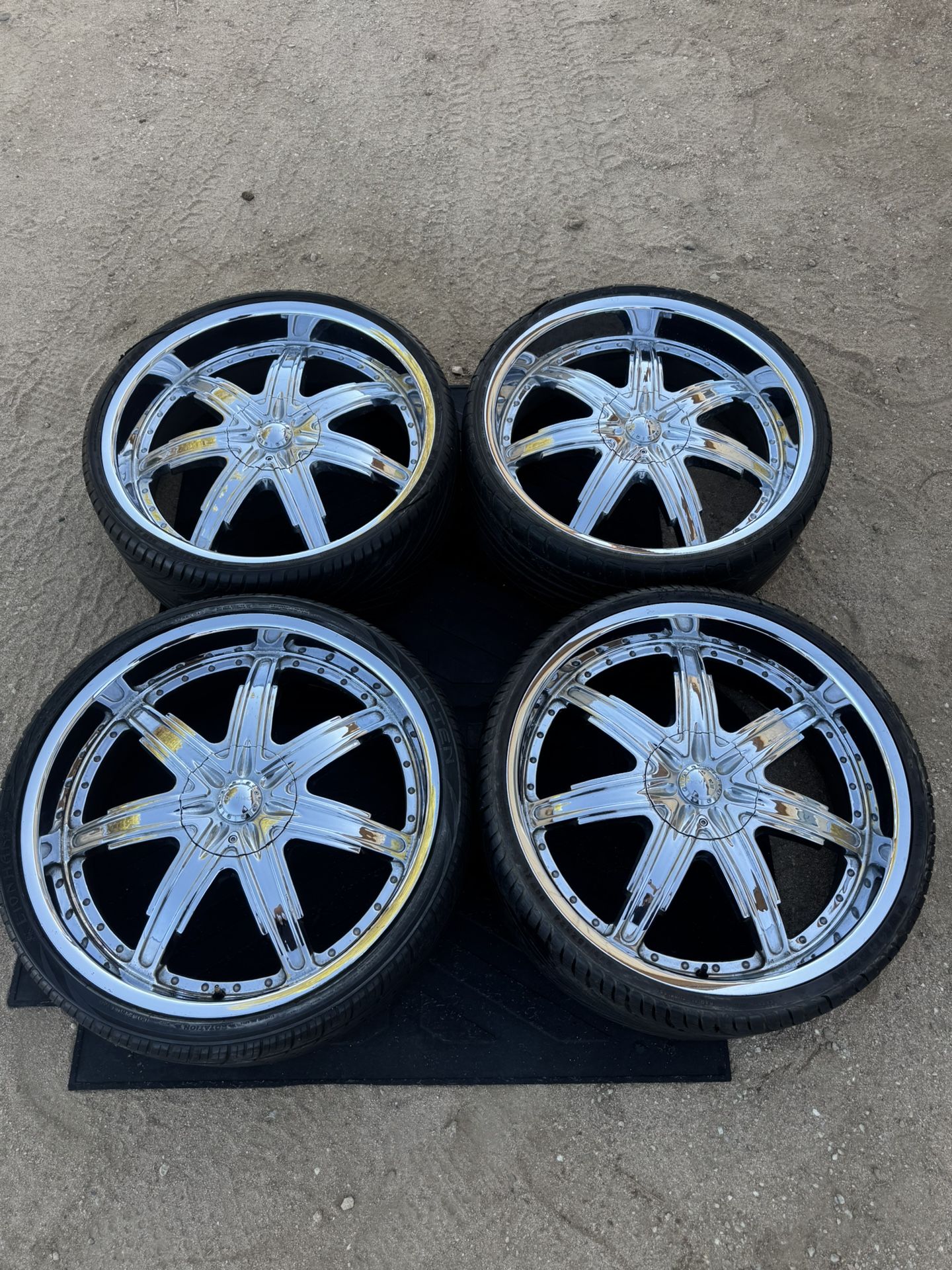 24 Inch Devino Wheels 