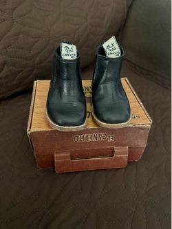 Black boots for toddler