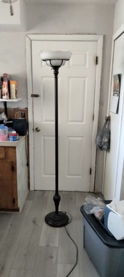 Stand Up Lamp And It Works