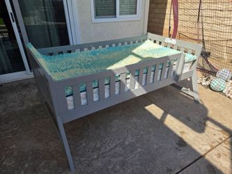 Twin bed