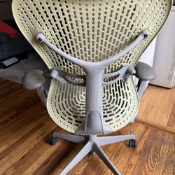 Herman Miller Mirra Office Chair Needing Repair