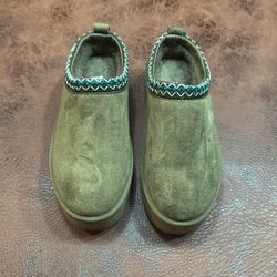 Olivia And Kate Suede Platform Slides