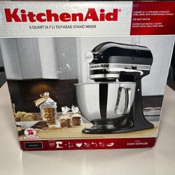 Kitchen aid 5 Qt. Stand Mixer