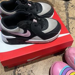 TODDLER NIKE AIRFORCE SIZE 10