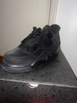 Jordan 4 ‘Black cat’ Size 9.5