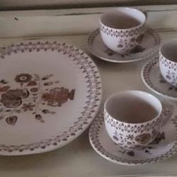Johnson Brothers Jamestown Brown, Three Cups And Saucers And Platter 