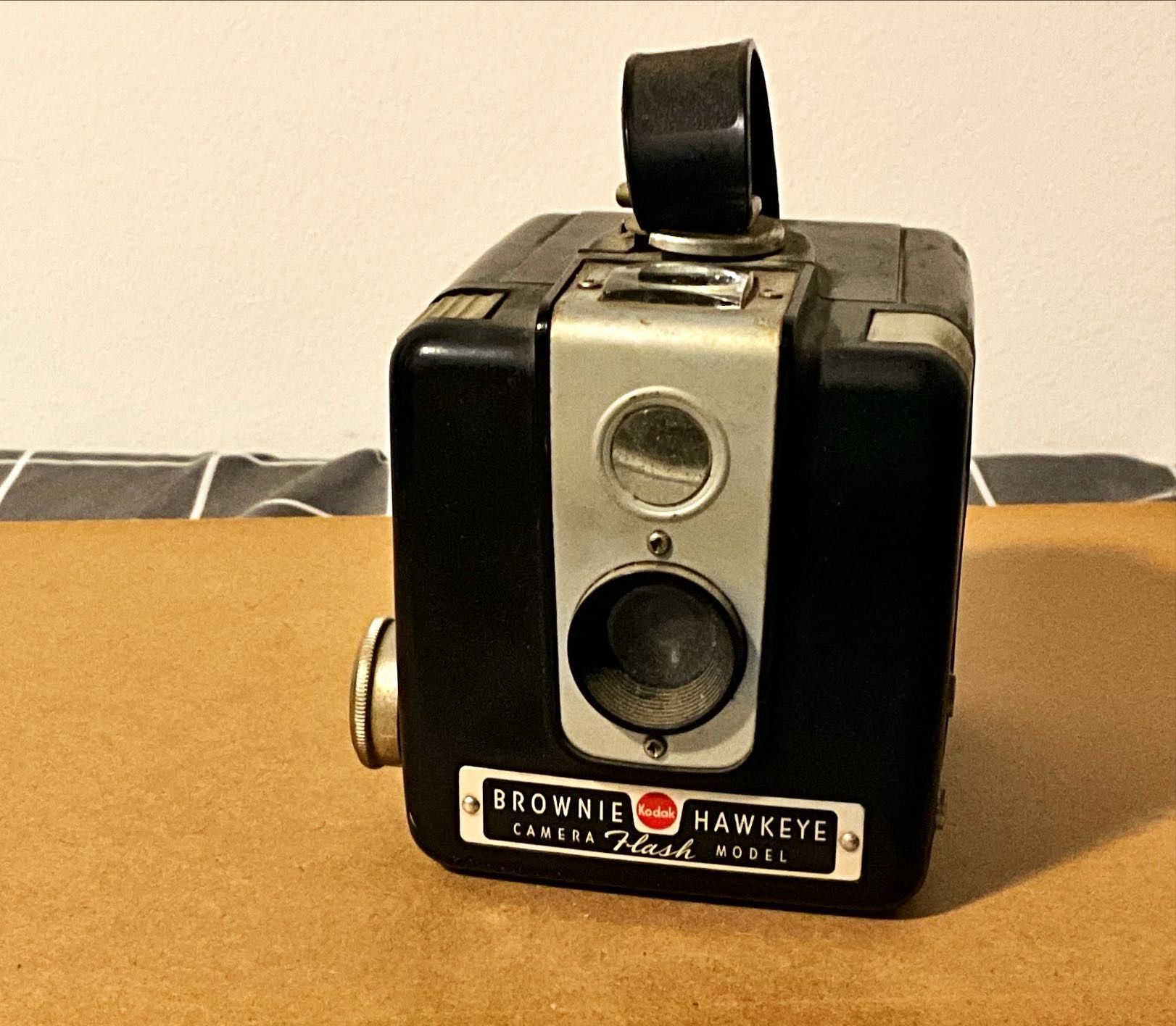 Kodak - Brownie Hawkeye Flash Model