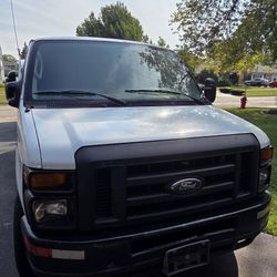 2011 Ford E-250