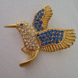 I999 P.S. Co Gold Tone Hummingbird Brooch/pin w Blue/White Rhinestones