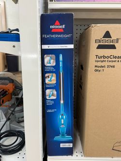 BISSEL FEATHERWEIGHT STICK BAGLESS VACUMM NEW