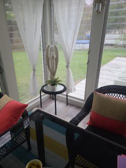 New Stand Withiut Sculpture