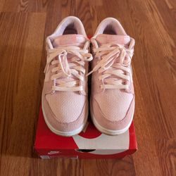 Nike Dunk Low Teddy Bear W Size 9.5/ M Size 8