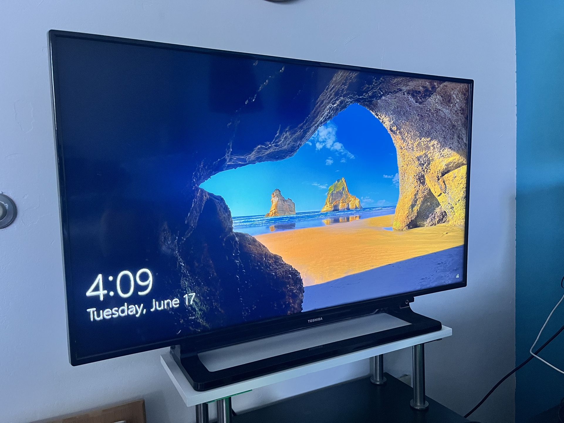 39” Toshiba FHD TV