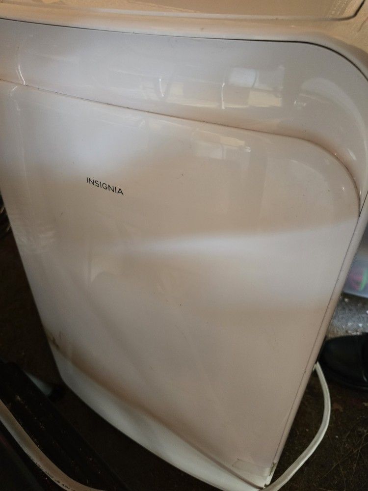 Insignia Portable Ac Unit 8000 BTU