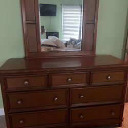 Kids Dresser With Mirror